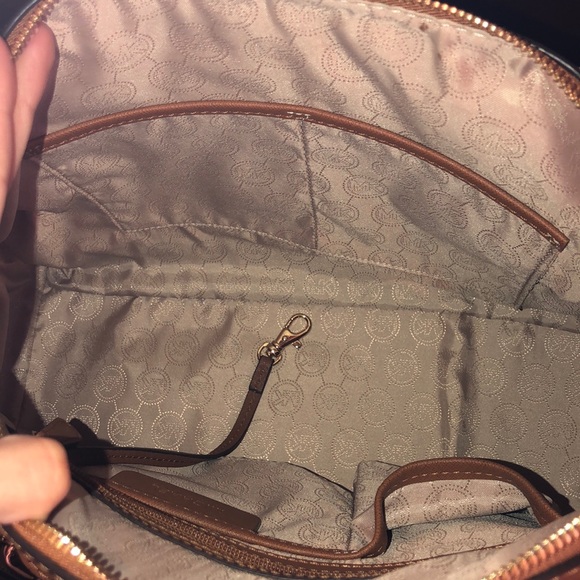 Michael Kors Handbag with crossbody strap - Picture 7 of 7